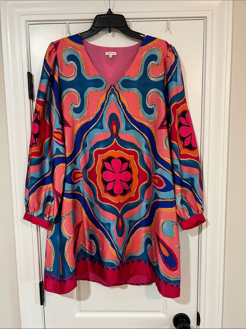 JODIFL Pink & Blue Abstract Medallion V-Neck dress